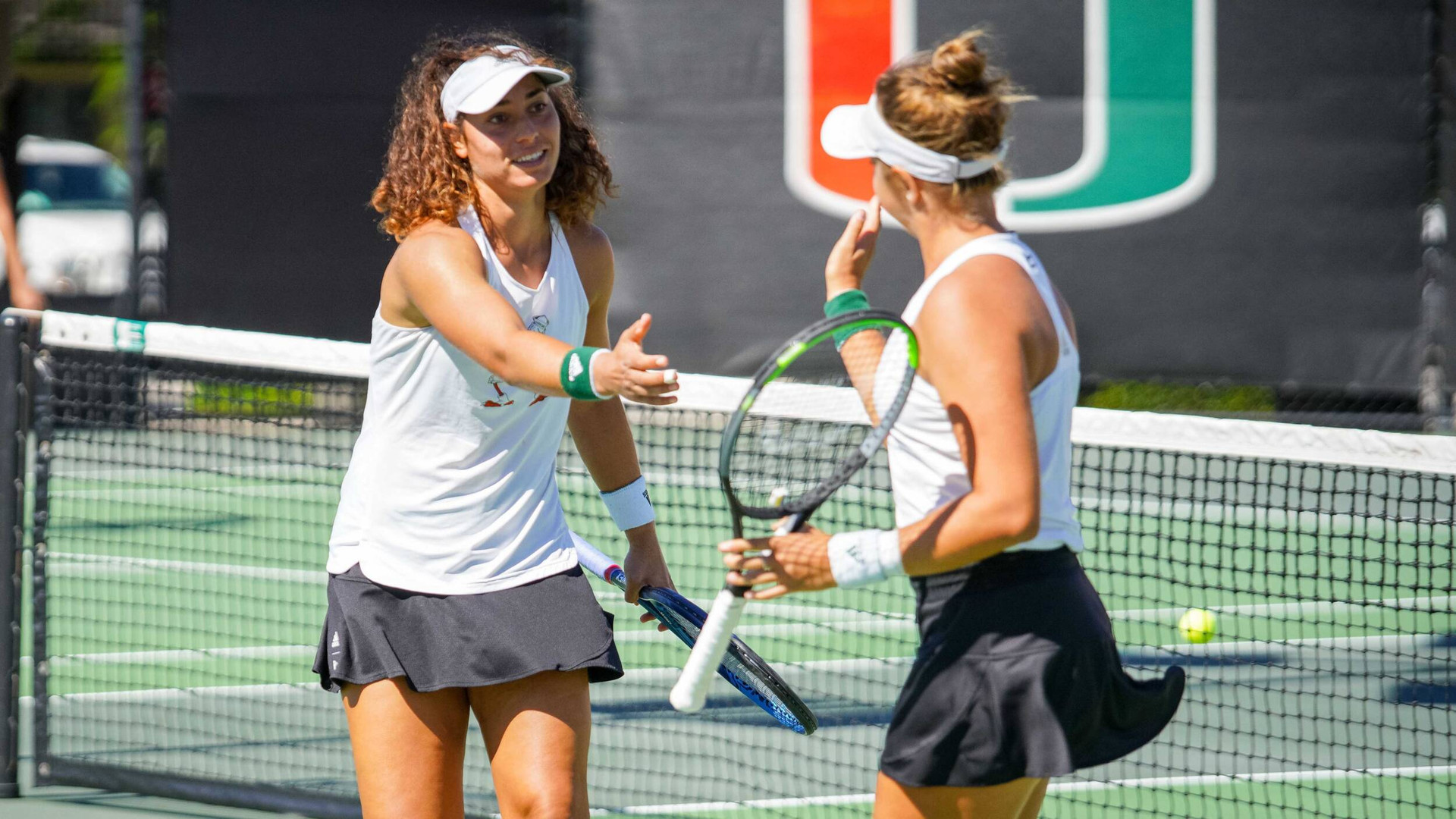 W. Tennis Sweeps No. 19 UCF, 5-0