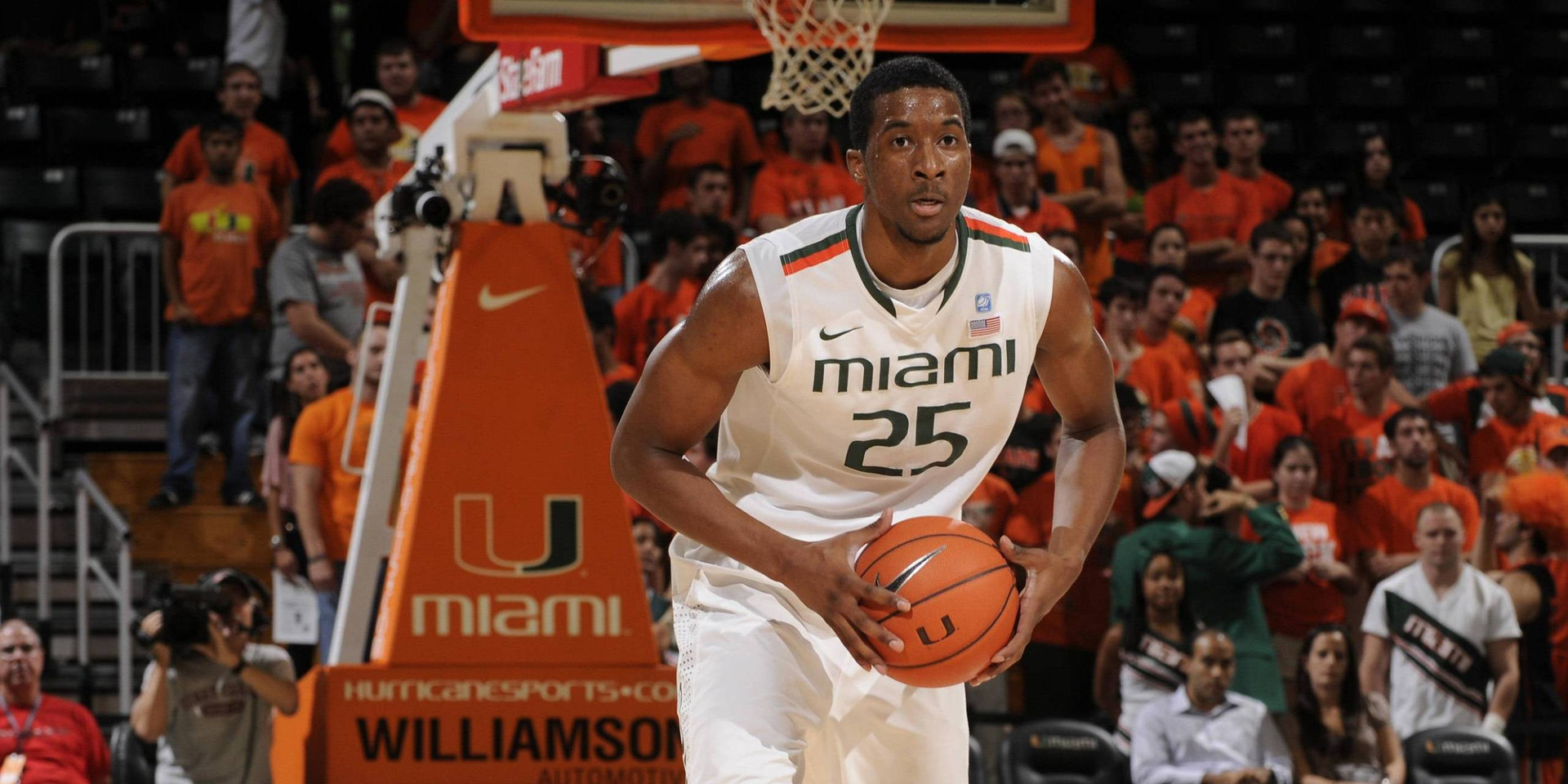 Adams Scores 17 in 71-63 Setback to GW