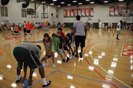 Jim Larranaga &acirc;?oeBack to School&acirc;?? Basketball Clinic