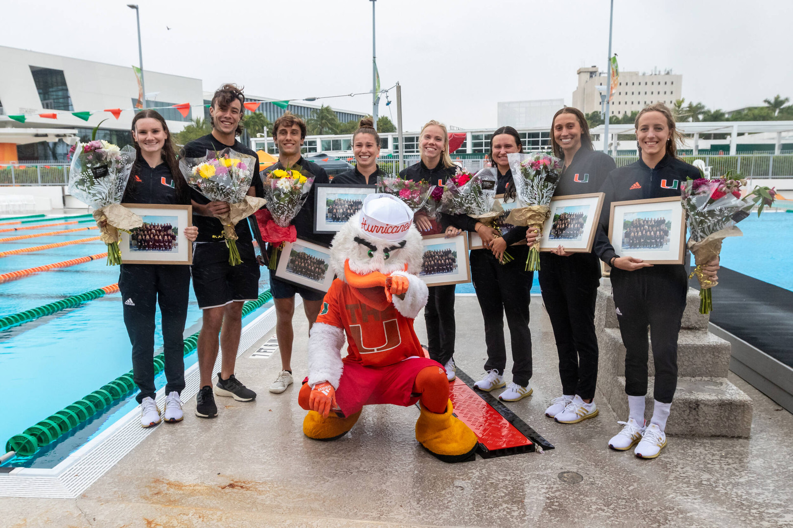Seniors Lead the Way In Sweep of Houston, FGCU