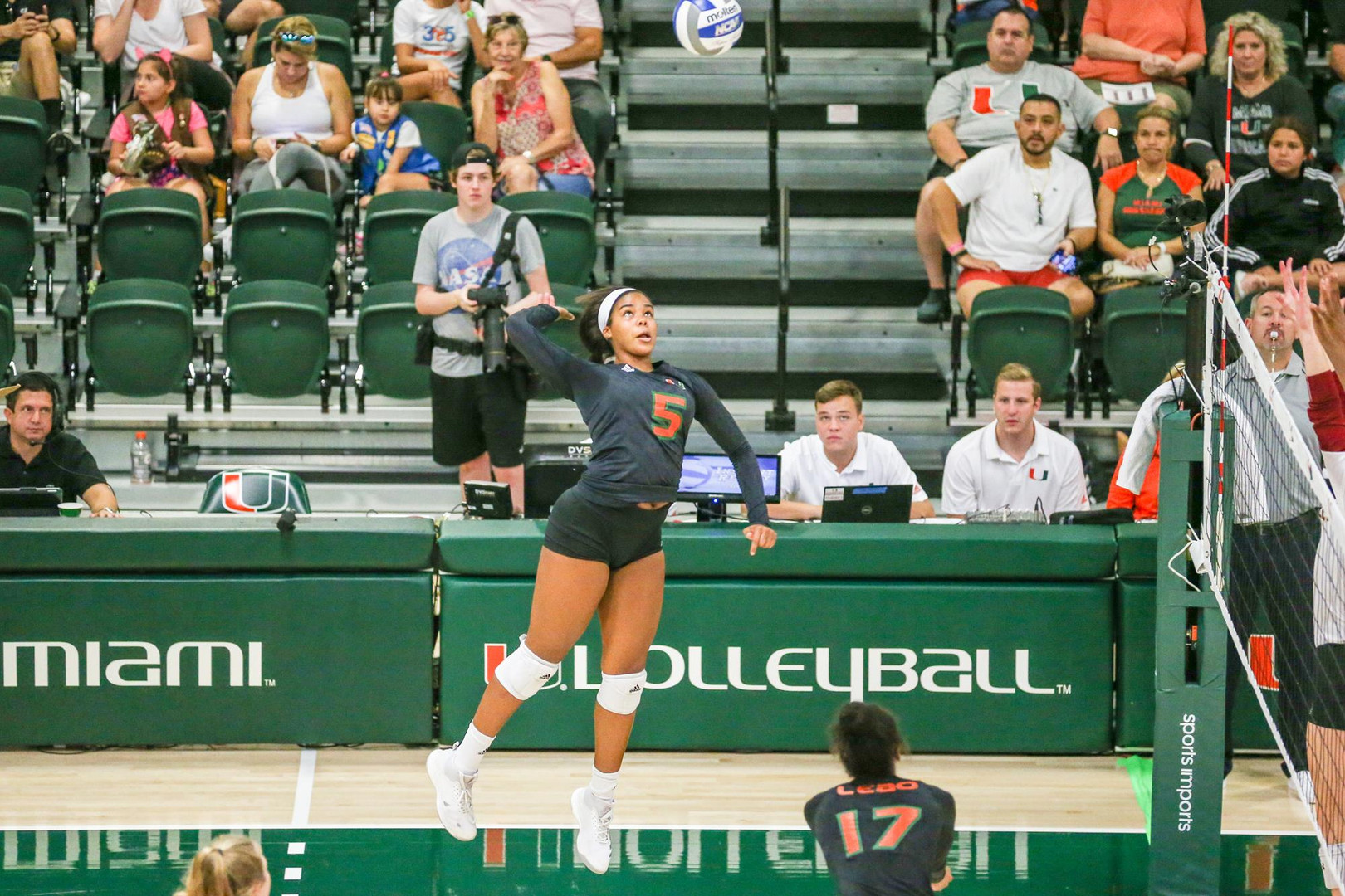 VB Drops Final Road Contest at Louisville