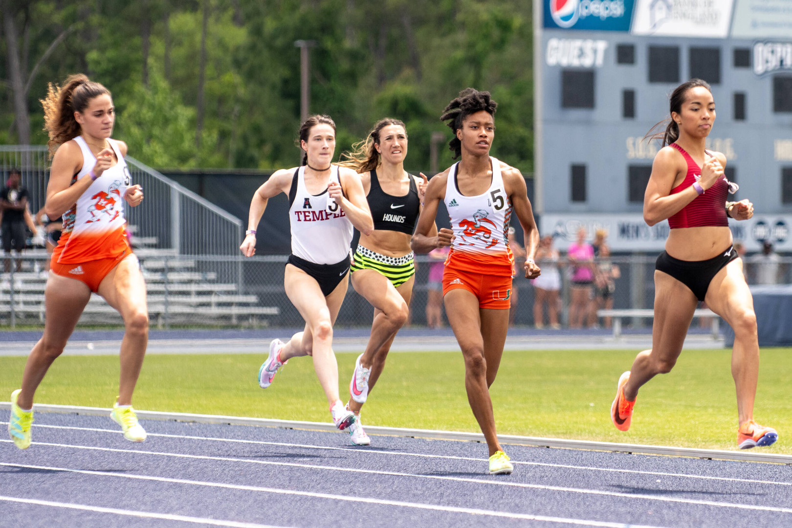 Johnson Breaks Previous 800m Program Record