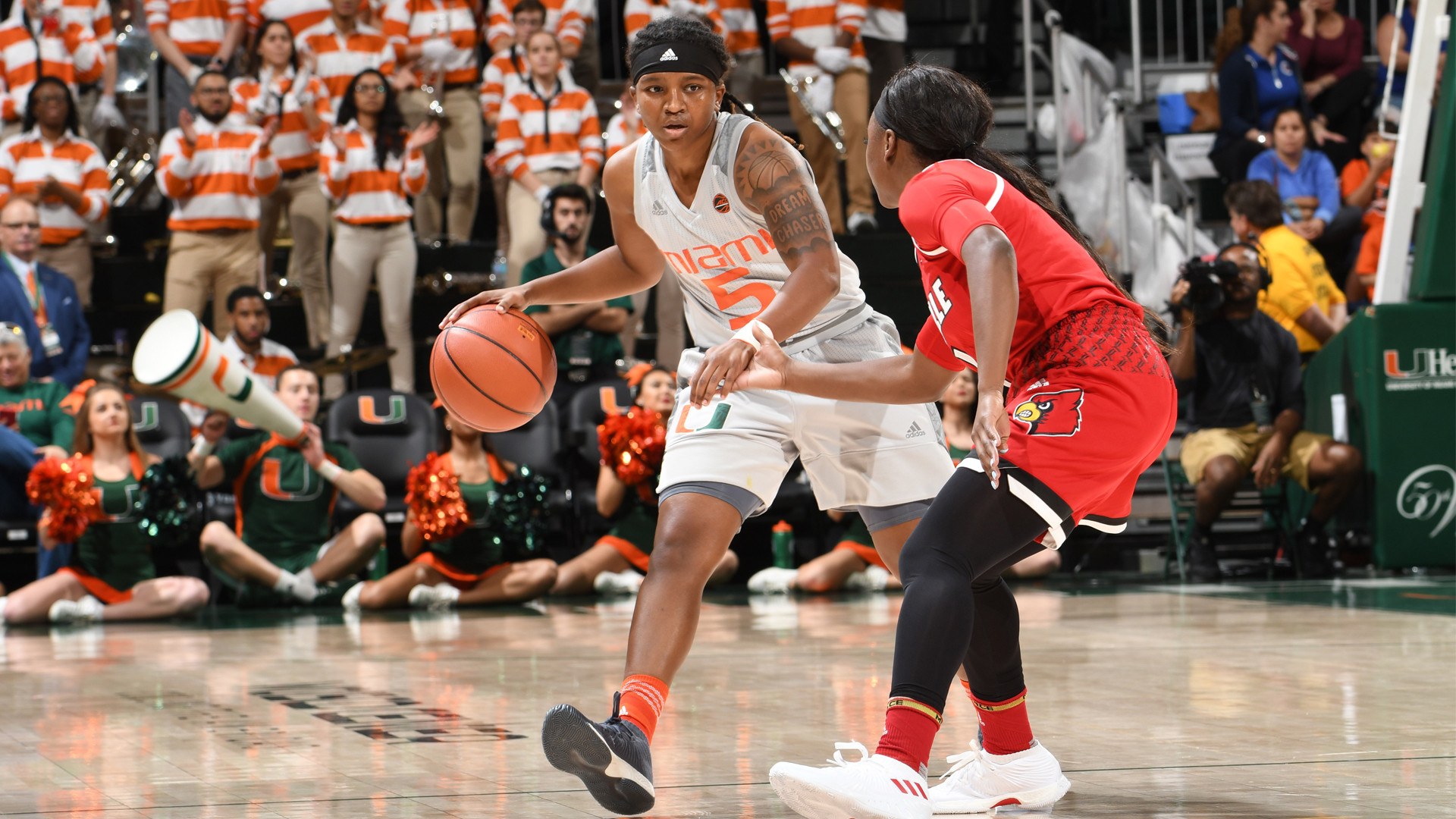WBB Falls to Fourth-Ranked Louisville, 84-74