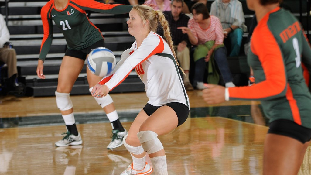 @CanesVB Sweeps Day 1 at NIKE Invitational