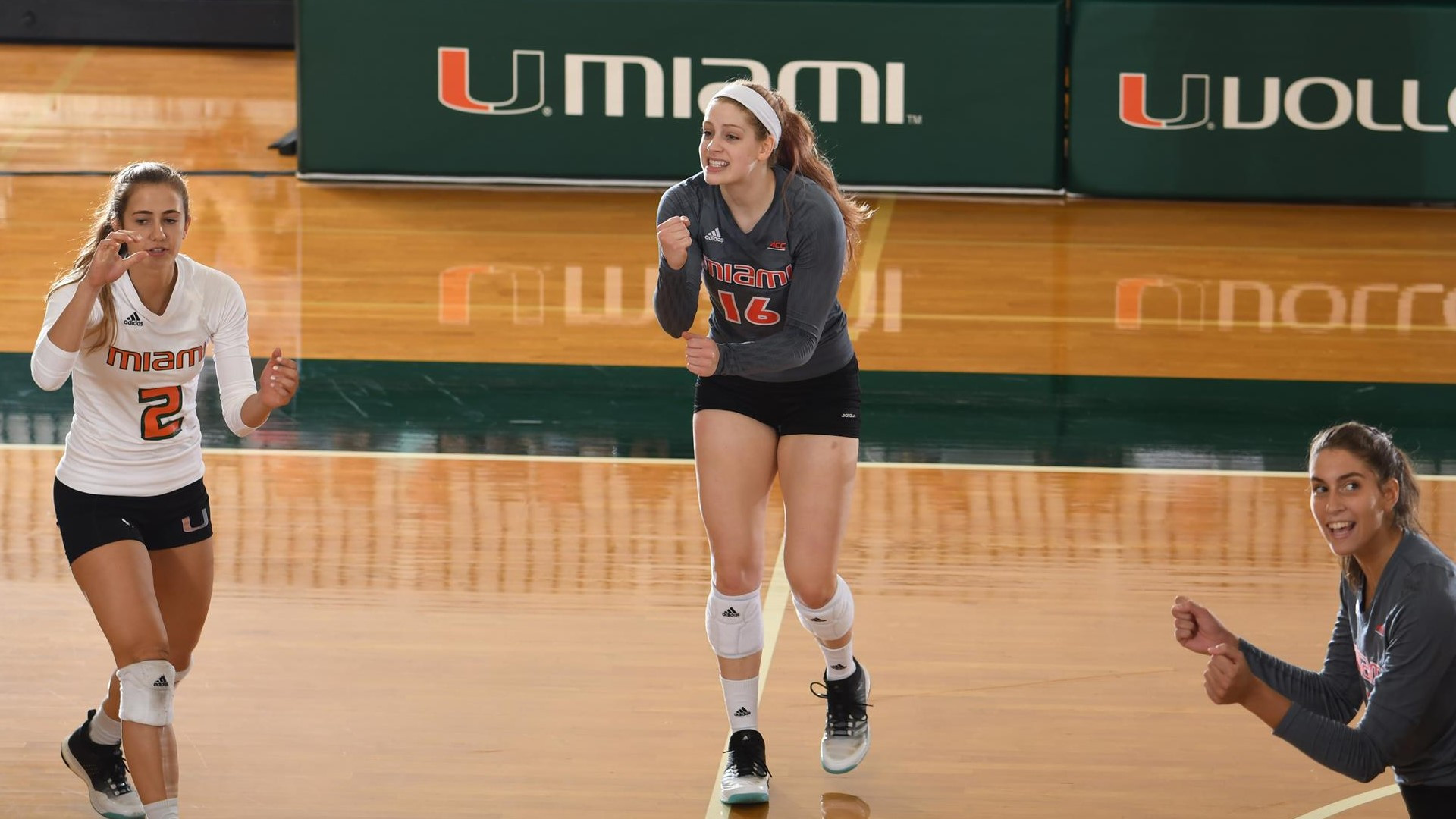 Volleyball Battles Past Boston College, 3-2