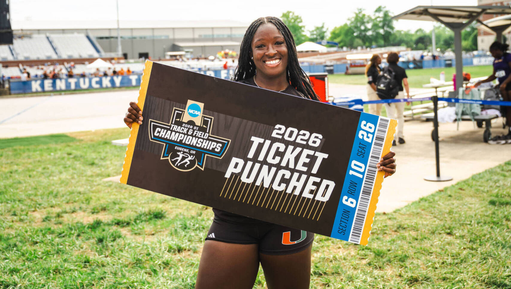 Four Hurricanes, 4x400 Relay Qualify for NCAA Championships