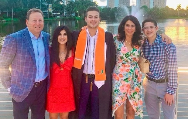 Alumnus Gifts $1 Million to Establish Scholarships for Miami Herbert Business School, Athletics