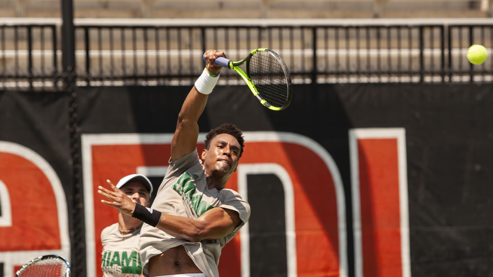 Men's Tennis Falls to No. 7 UNC on Senior Day
