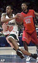 Men's Basketball Falls By Narrowest Of Margins