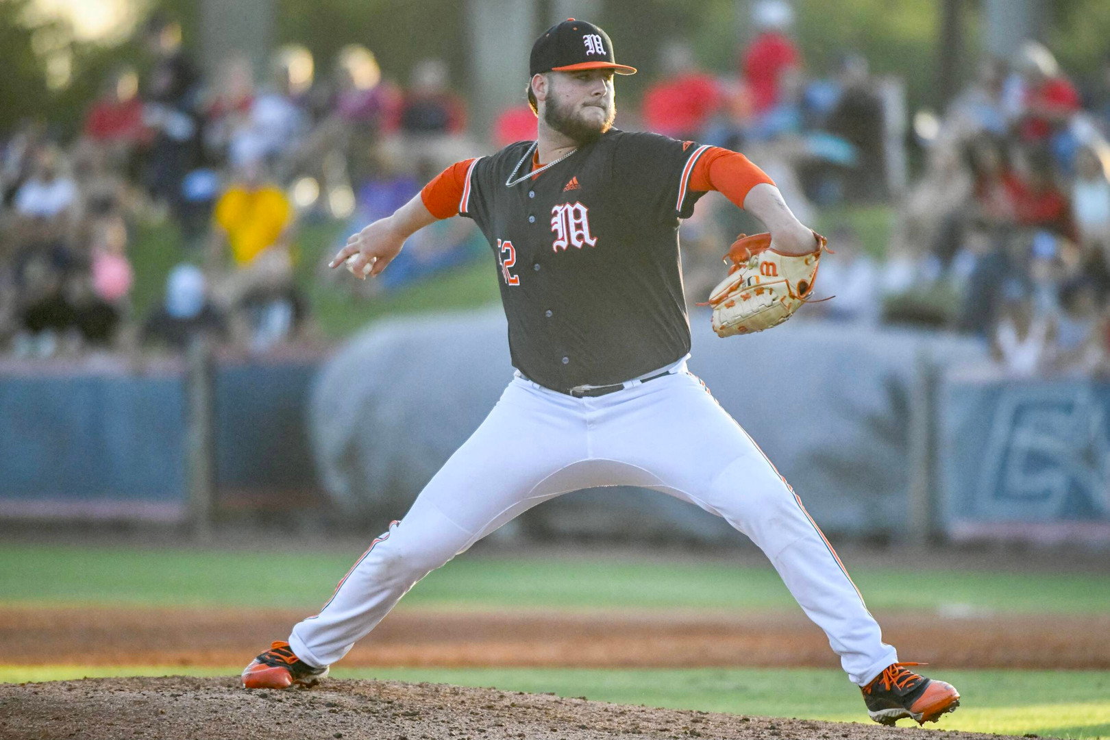 Hurricanes Surge Late to Defeat Owls, 7-1