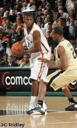Men's Basketball Opens Season at Home Saturday