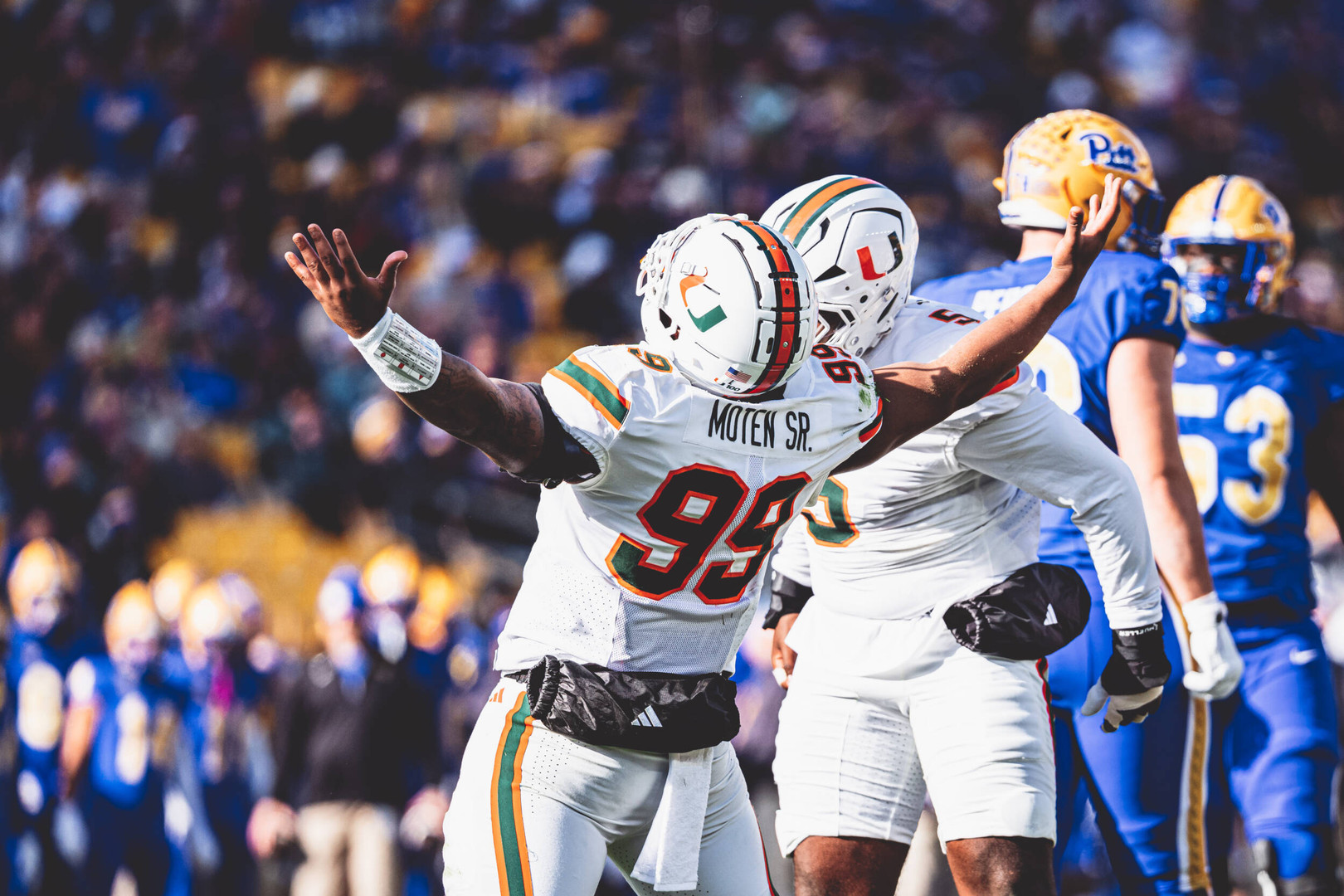 Moten Named Nominee for Allstate AFCA Good Works Team