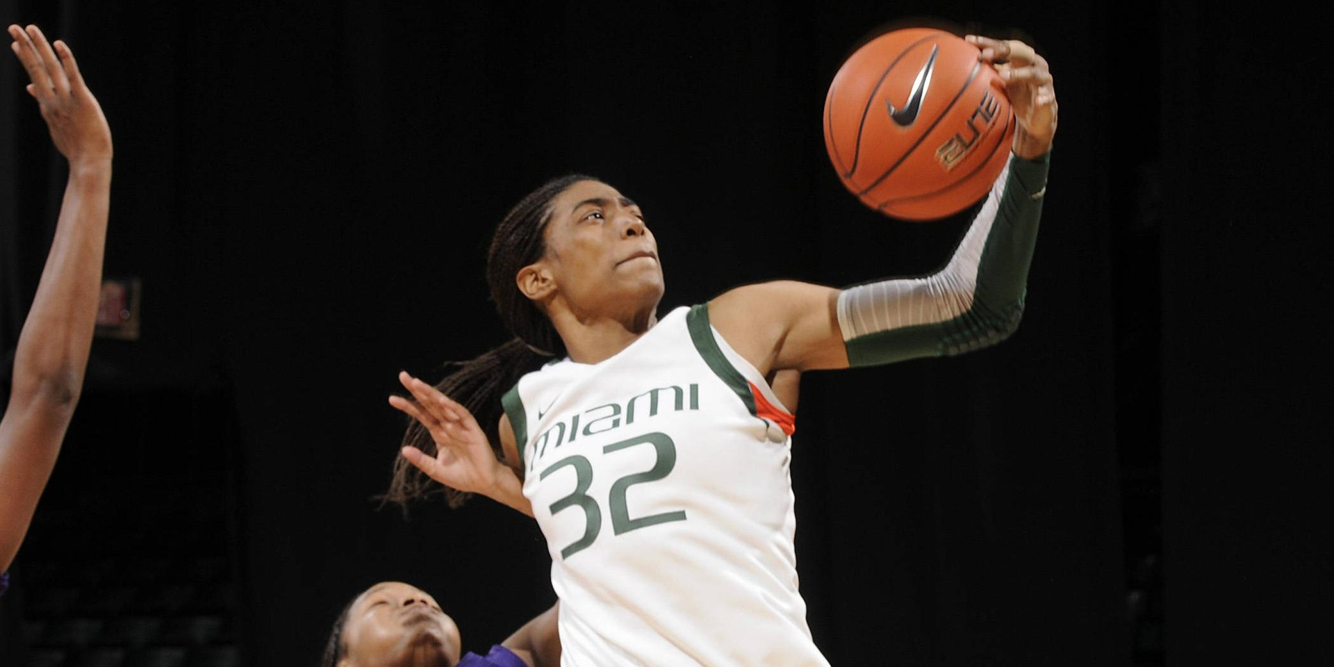 Stroman's Double-Double Guides WBB to 67-35 W