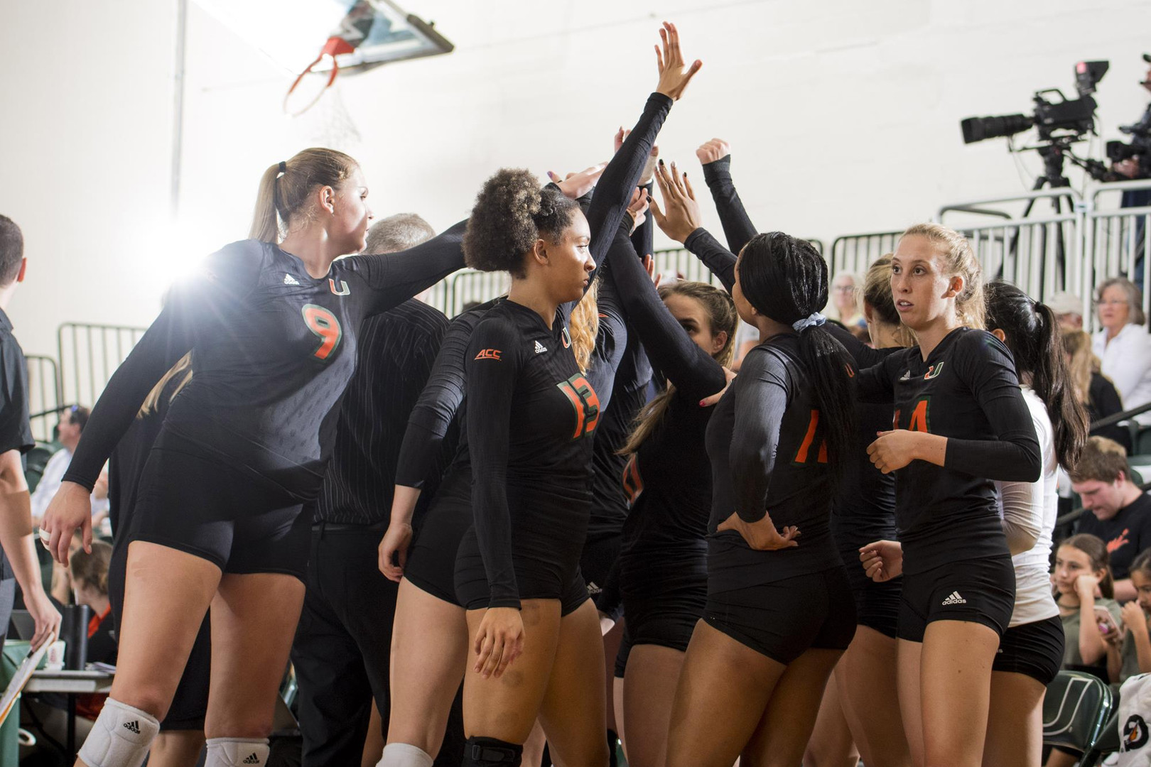 Volleyball Drops Match at Notre Dame, 3-0