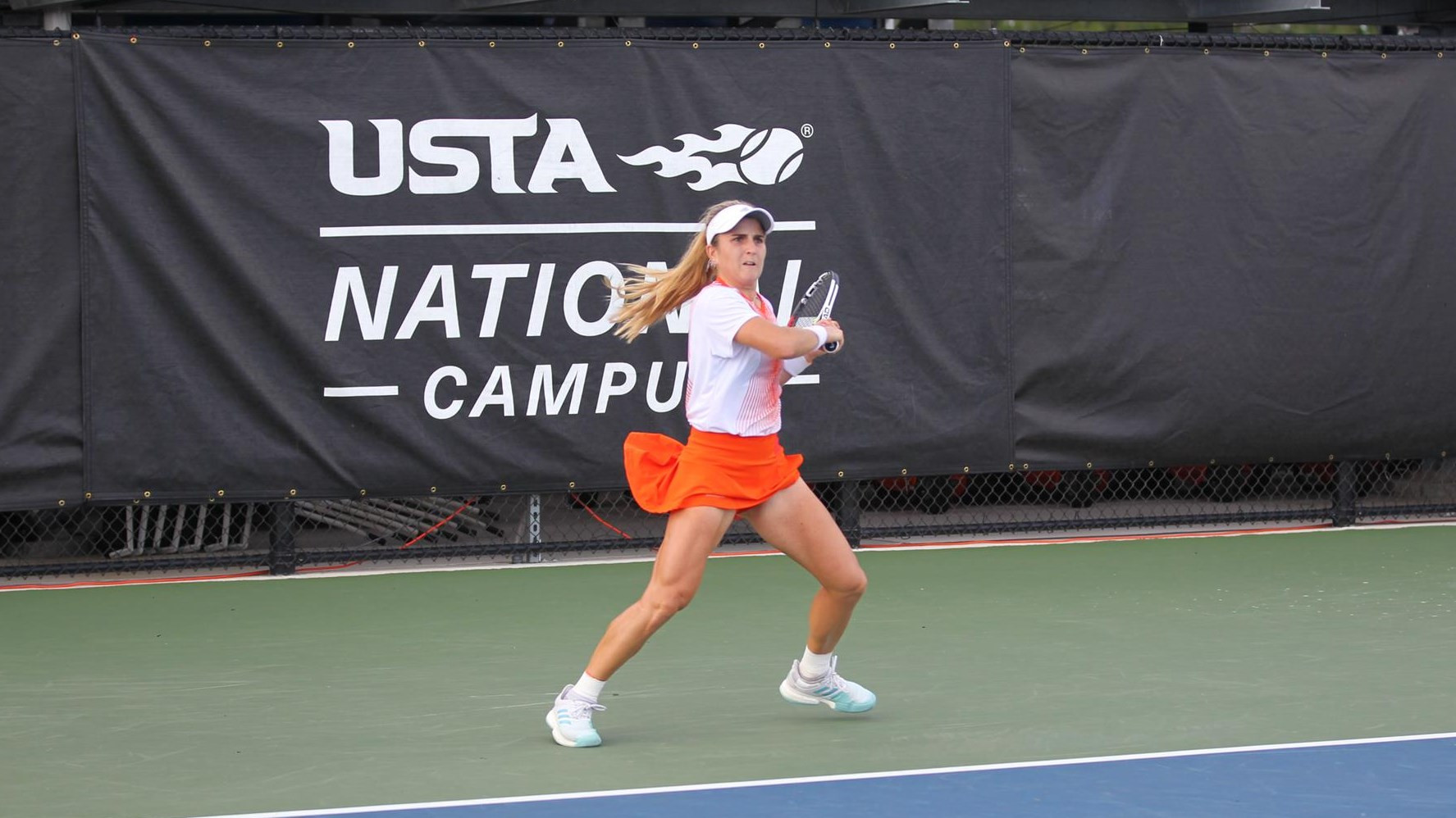 Perez-Somarriba Cruises in NCAA Singles Championship Opener