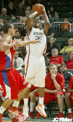 Men's Basketball Routs FIU for Eighth-Straight Win