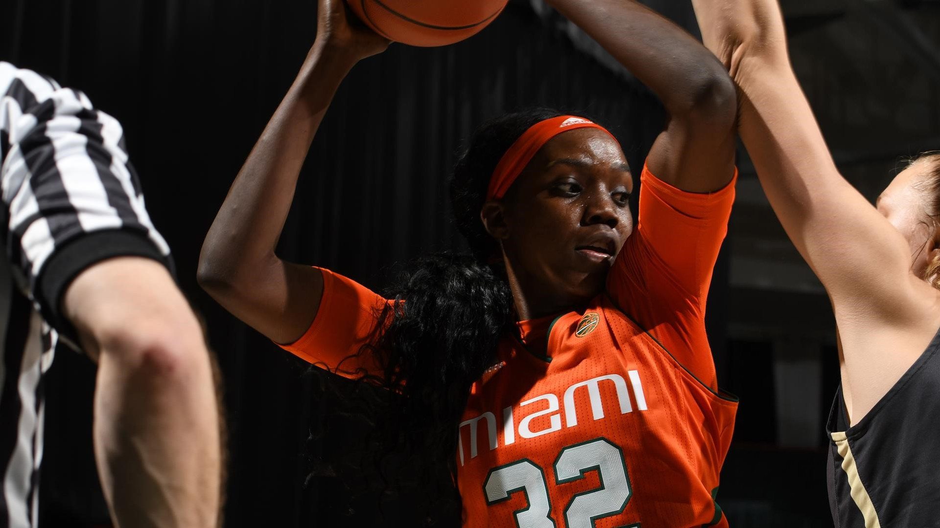 WBB Cruises Past Vanderbilt, 90-65