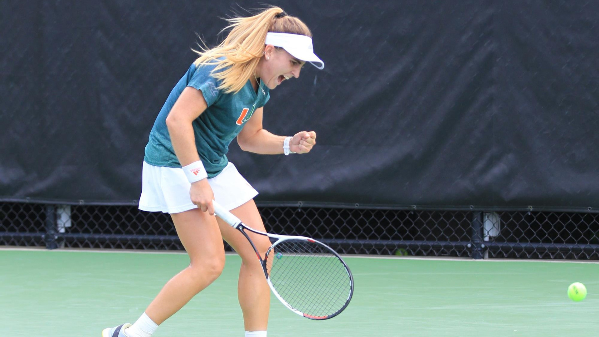 Perez-Somarriba Tops No. 29 Fahey in NCAA Opener