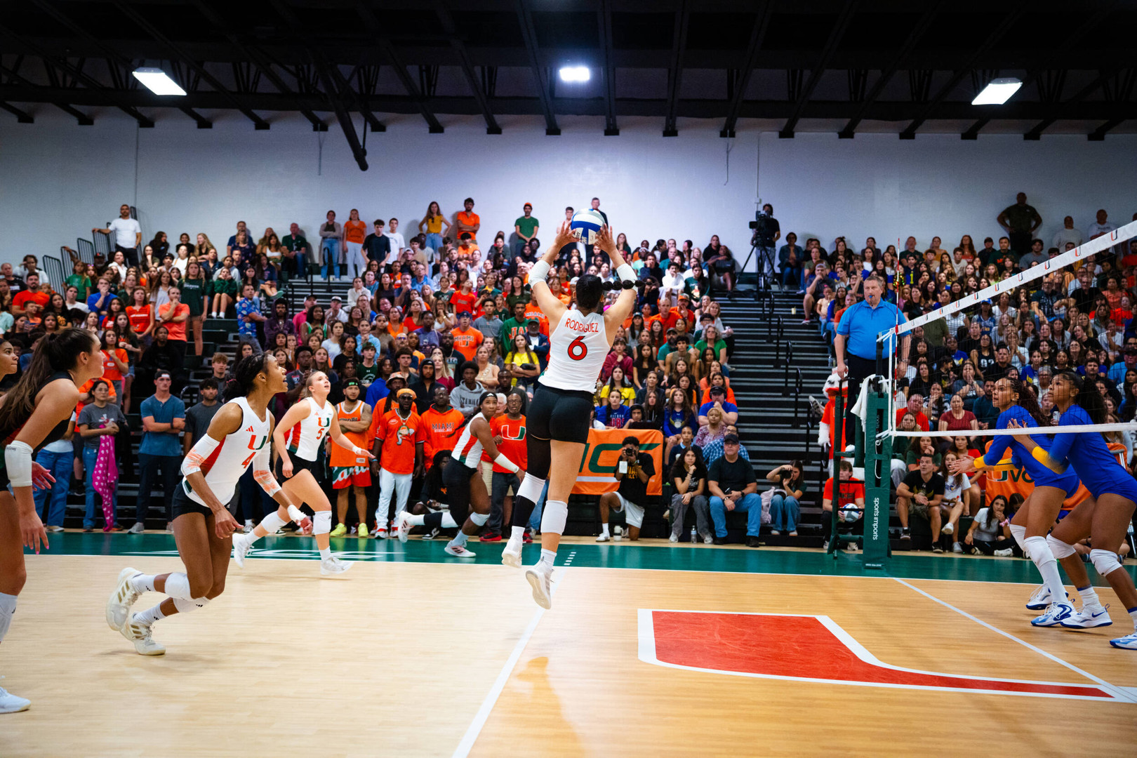 Hurricanes Drop Five-Set Battle to Cal