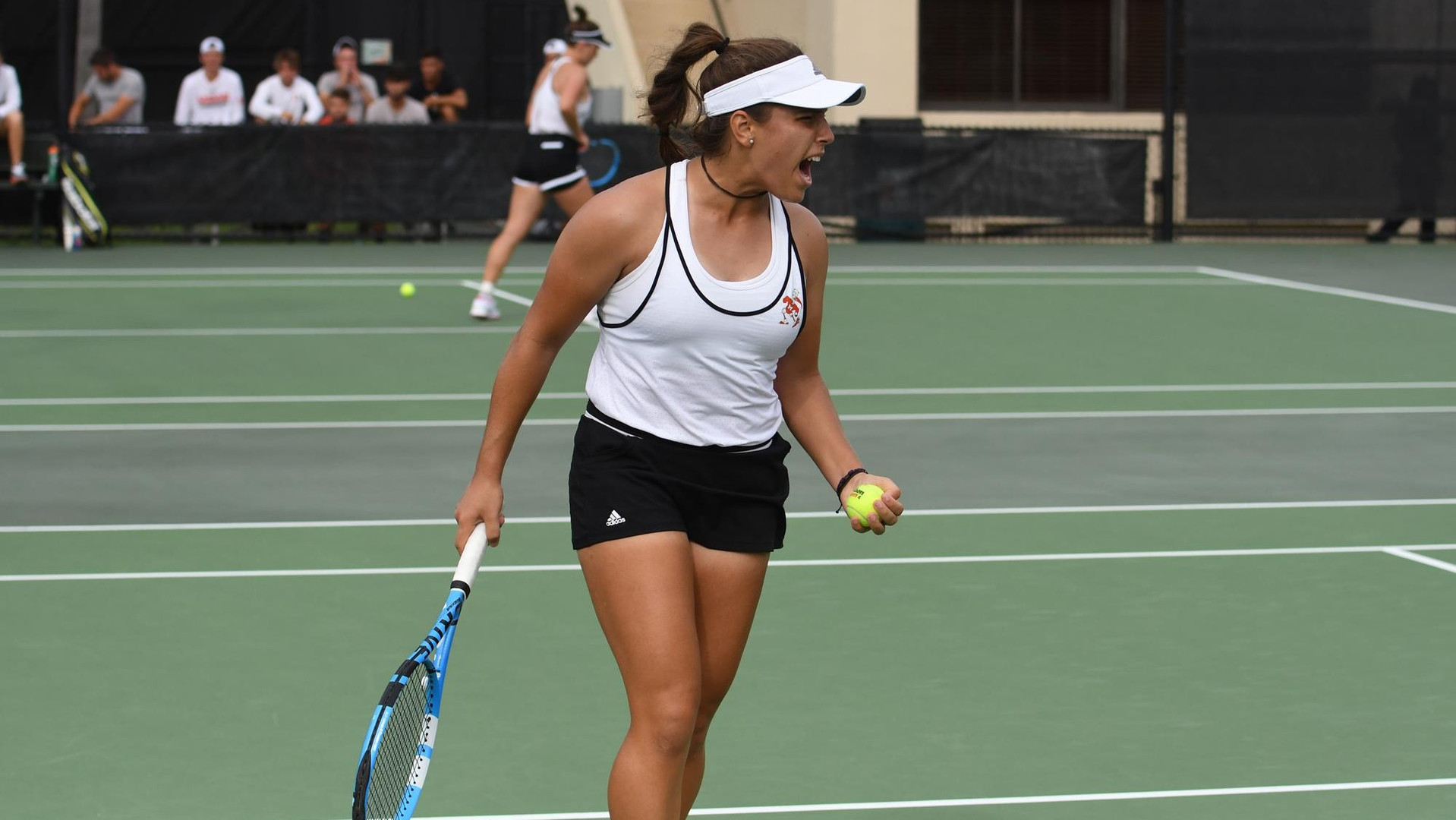 W. Tennis Defeats No. 42 Notre Dame, 5-2