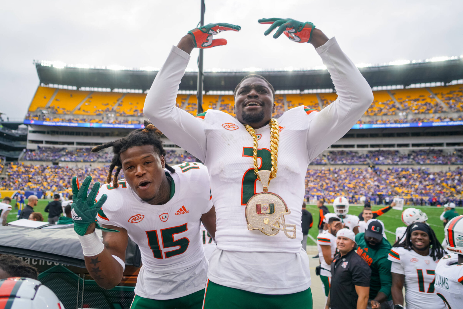 Hurricanes Win Thriller Over #17 Pitt, 38-34