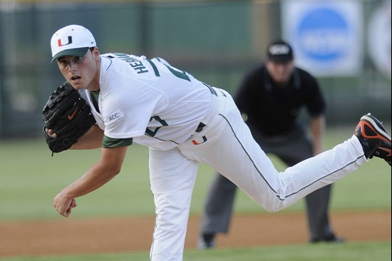 Hurricanes Drop Super Regional Opener in Extra Innings