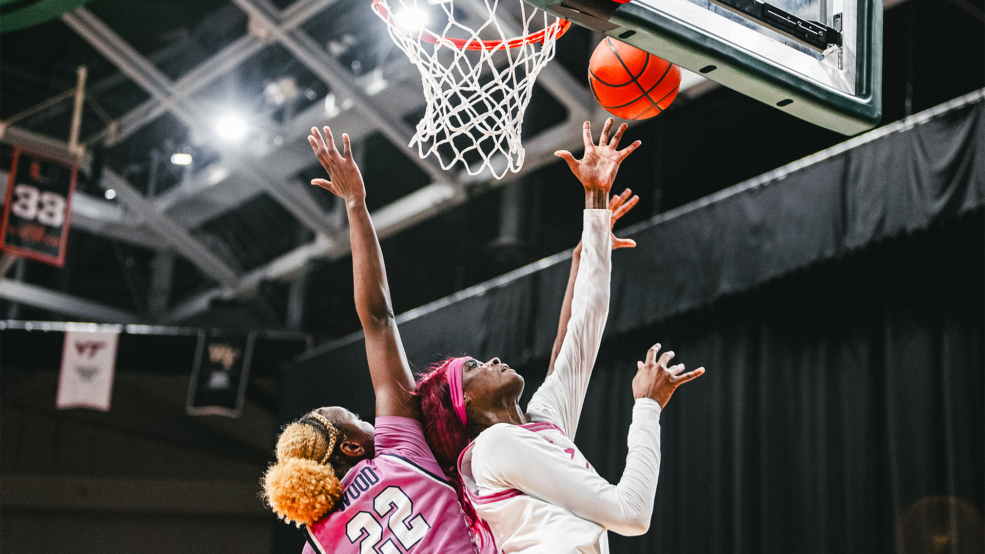 Fourth Quarter Rally Falls Short Against No. 19/20 Syracuse