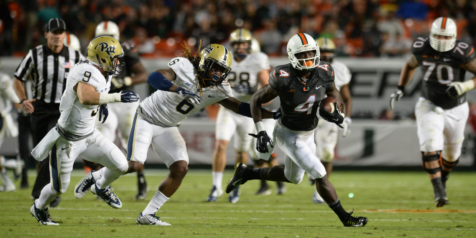Football Falls To Pitt, 35-23
