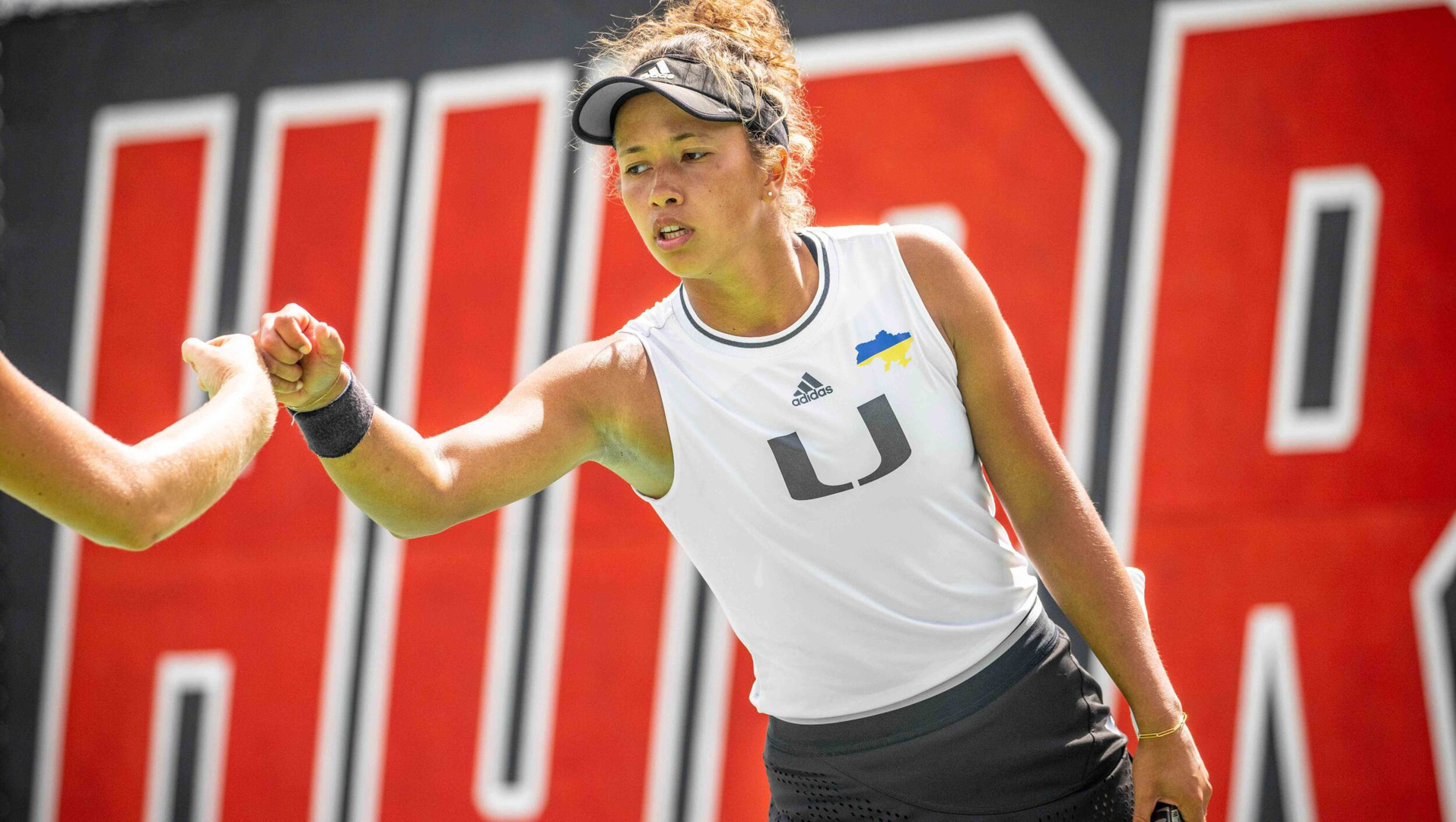 W. Tennis Defeats Clemson, 6-1