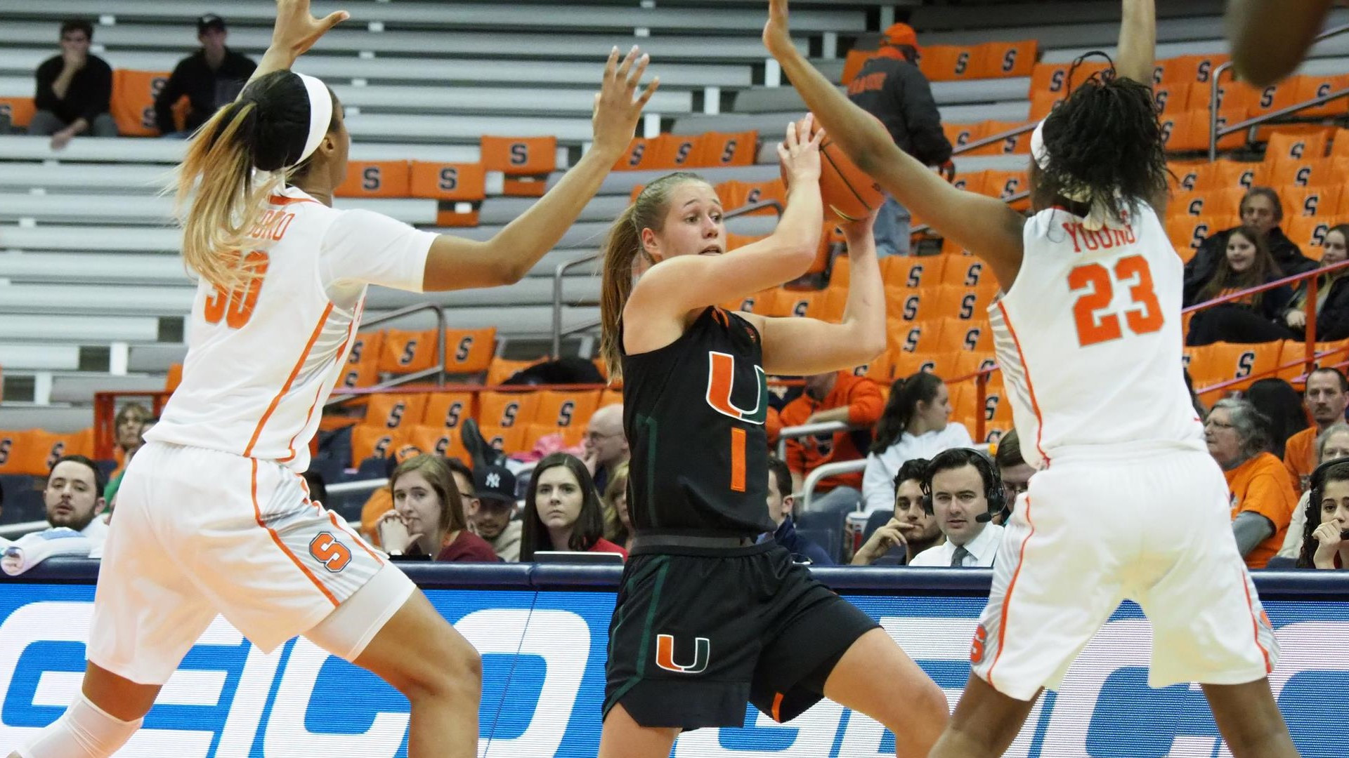 WBB Tallies 84-71 Victory at No. 13/14 Syracuse