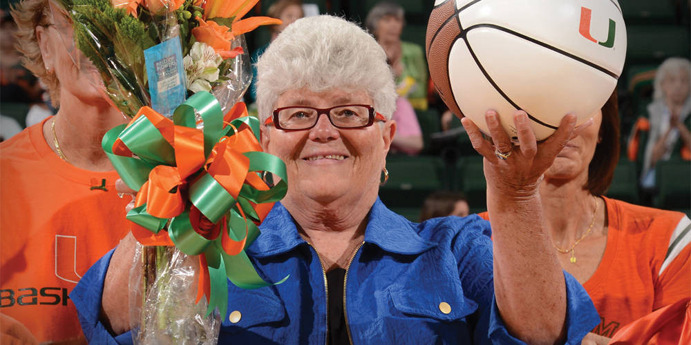 Lin Dunn Inducted into WBB Hall of Fame