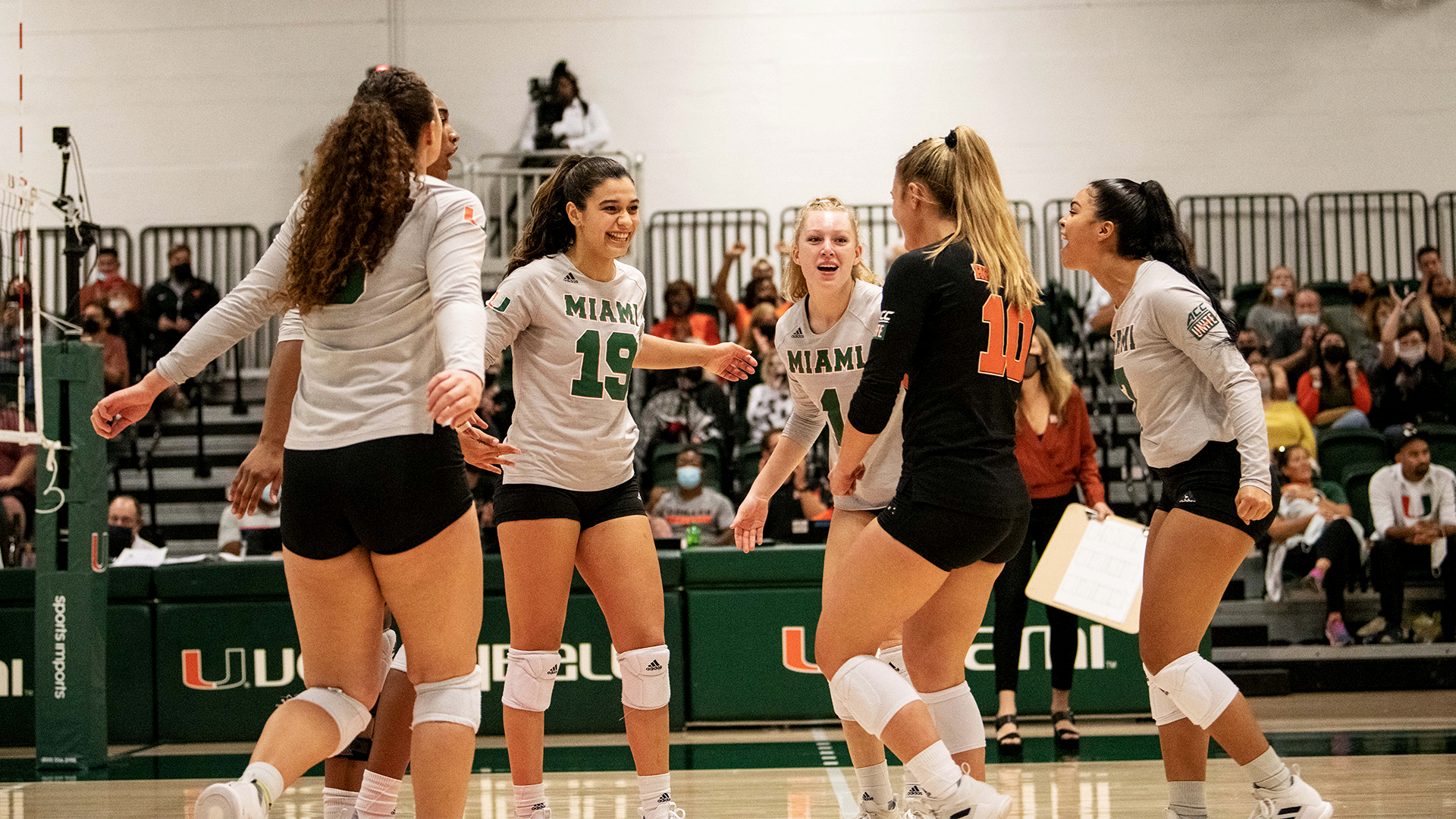 Miami Bests Syracuse, 3-1