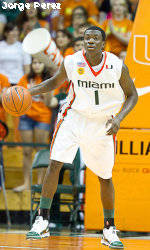 Men's Basketball Falls Short at North Carolina, 69-62