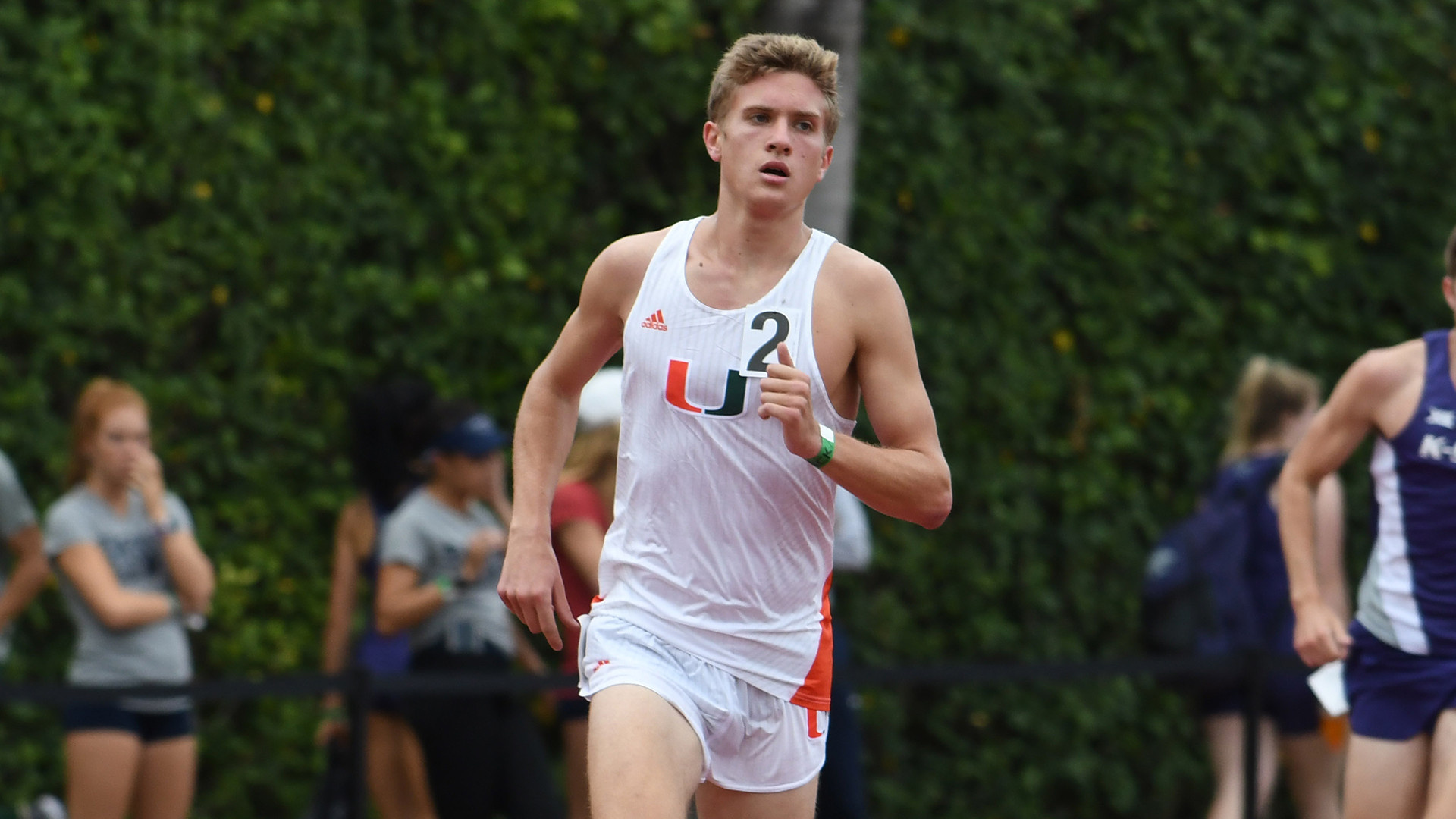 Grossman Runs Sub 30-Minute 10K at UVA
