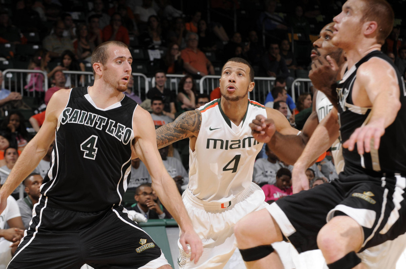 Men's Basketball Drops Exhibition, 69-67