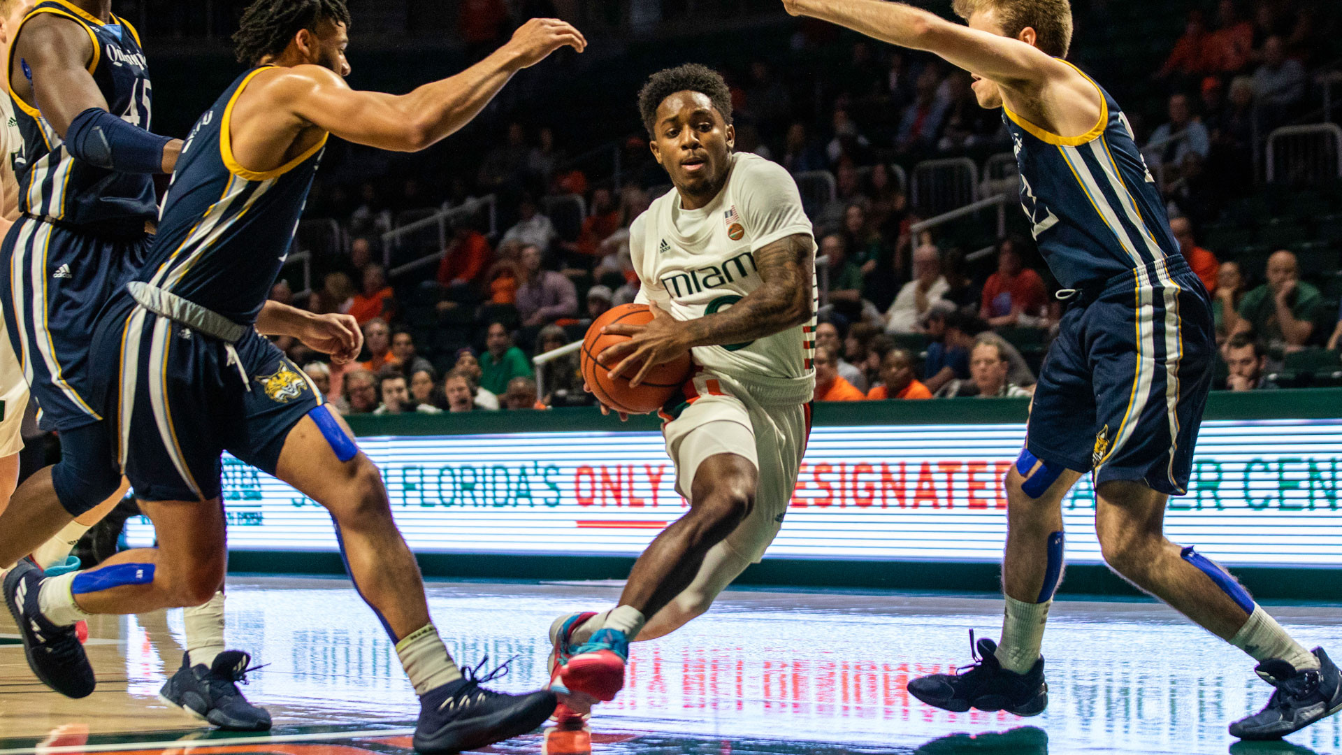 MBB Storms Past Quinnipiac, 80-52