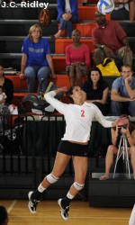Hurricanes Volleyball Tops Wichita State, 3-2