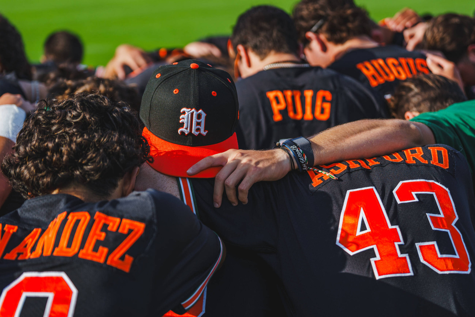Hurricanes Fall to Panthers in Extra Innings, 5-4