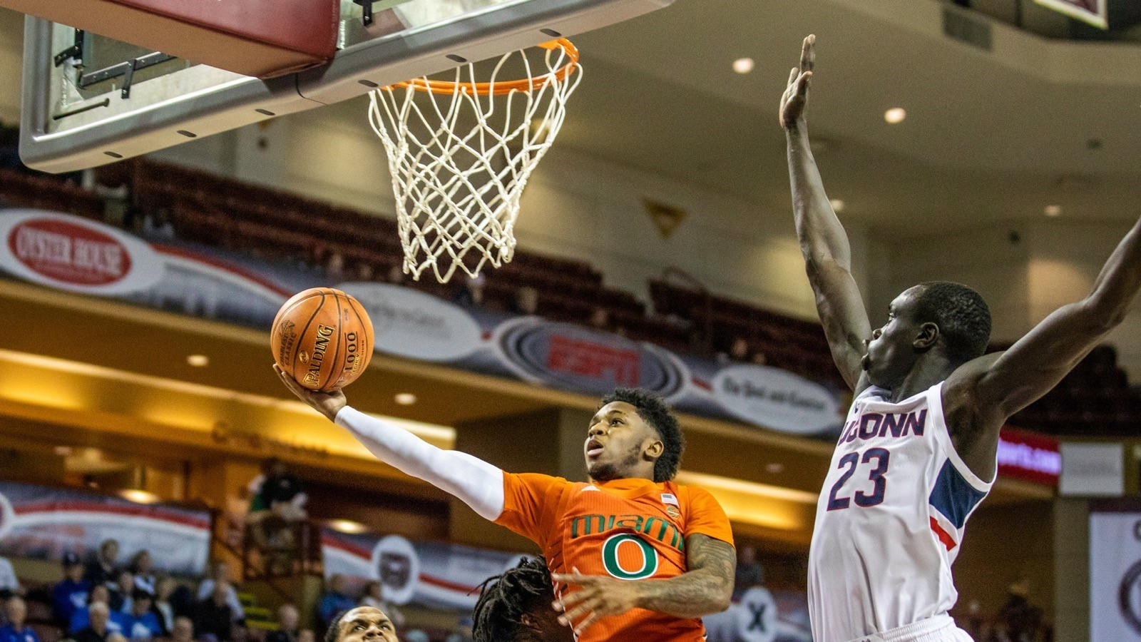 MBB Falls to UConn in South Carolina