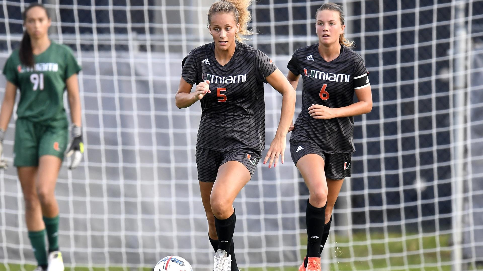 Soccer Edged, 1-0, at Louisville