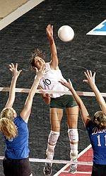 Hurricanes Egde Out Eastern Kentucky, 3-2