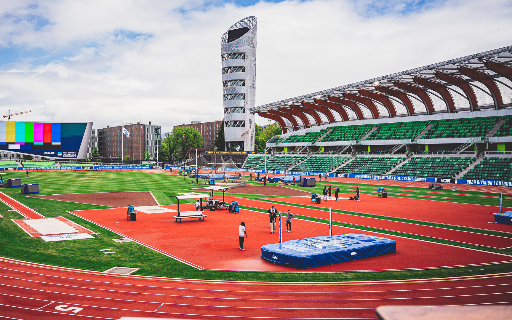 Hurricanes Return To Oregon For Outdoor National Championships