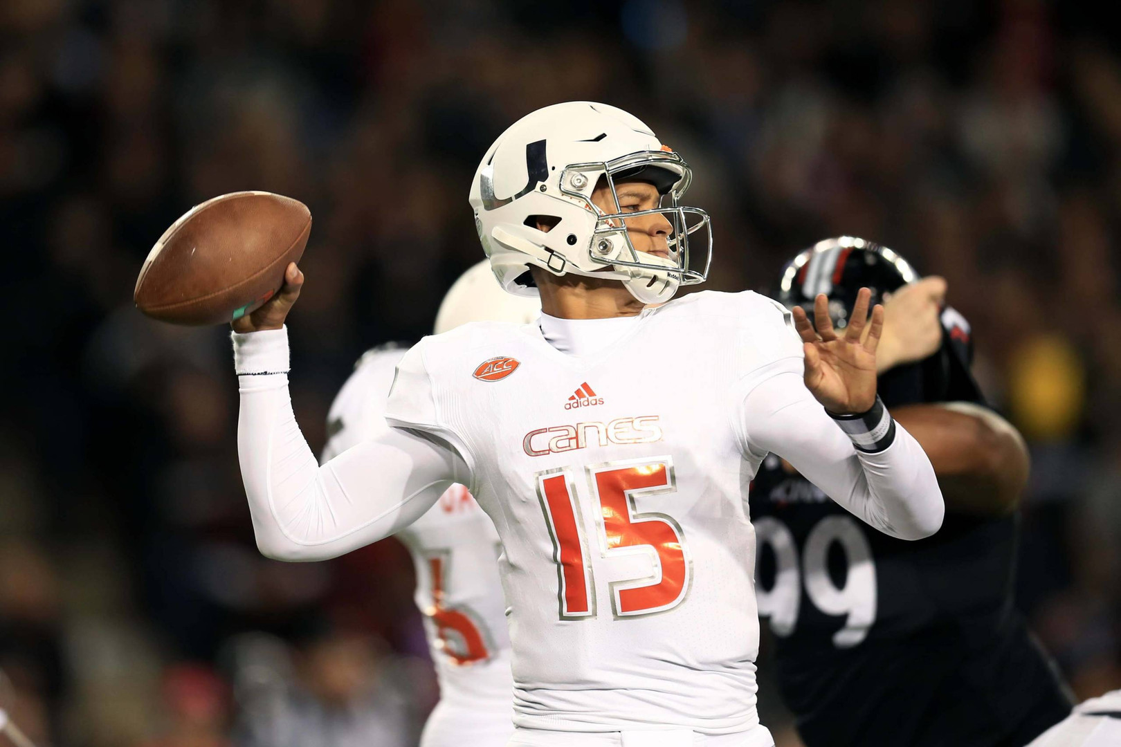 Football Falls at Cincinnati, 34-23
