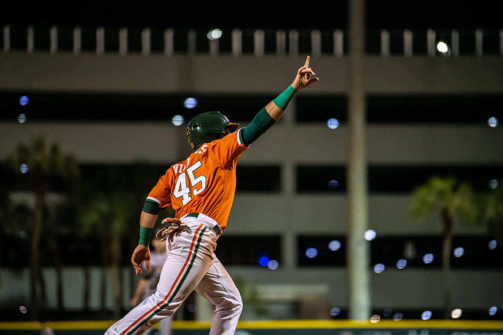 No. 2 Miami Extends Streak with Comeback Win