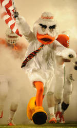 Orange Defeats Green in Annual Spring Game, 7-6