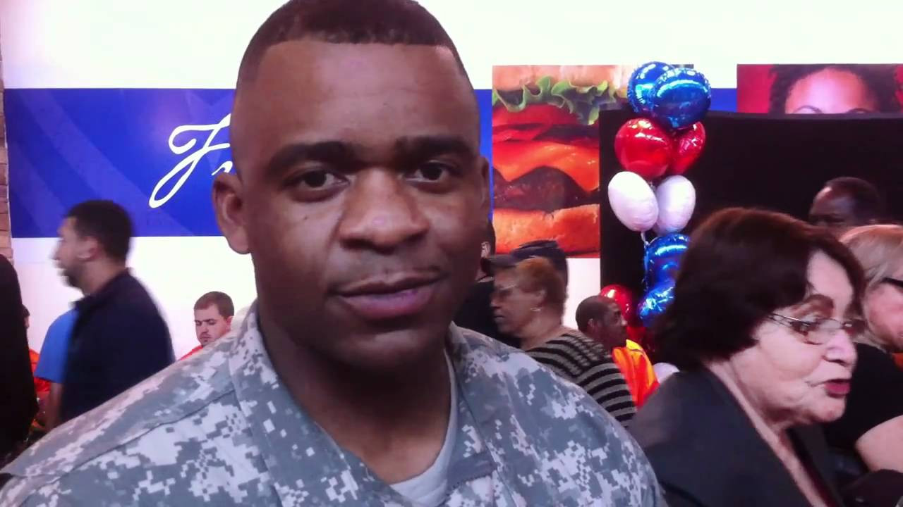 HurricaneSports Speaks with U.S. Army Soldiers at Ft. Bliss - Dec. 27, 2010