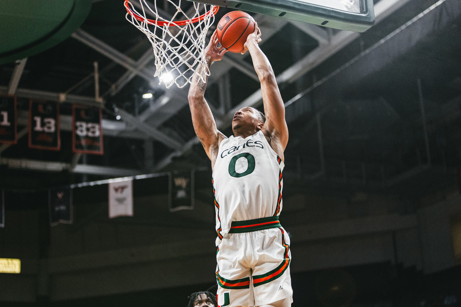 Hurricanes Defeat Highlanders to Open 2023-24 Season