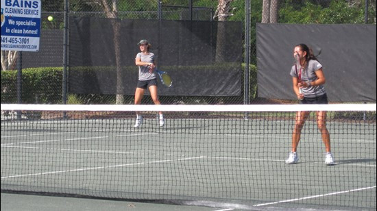 Gabriela Mejia (L) and Kayla Rizzolo (R) at the Lakewood Ranch Intercollegiate Clay Court Classic.