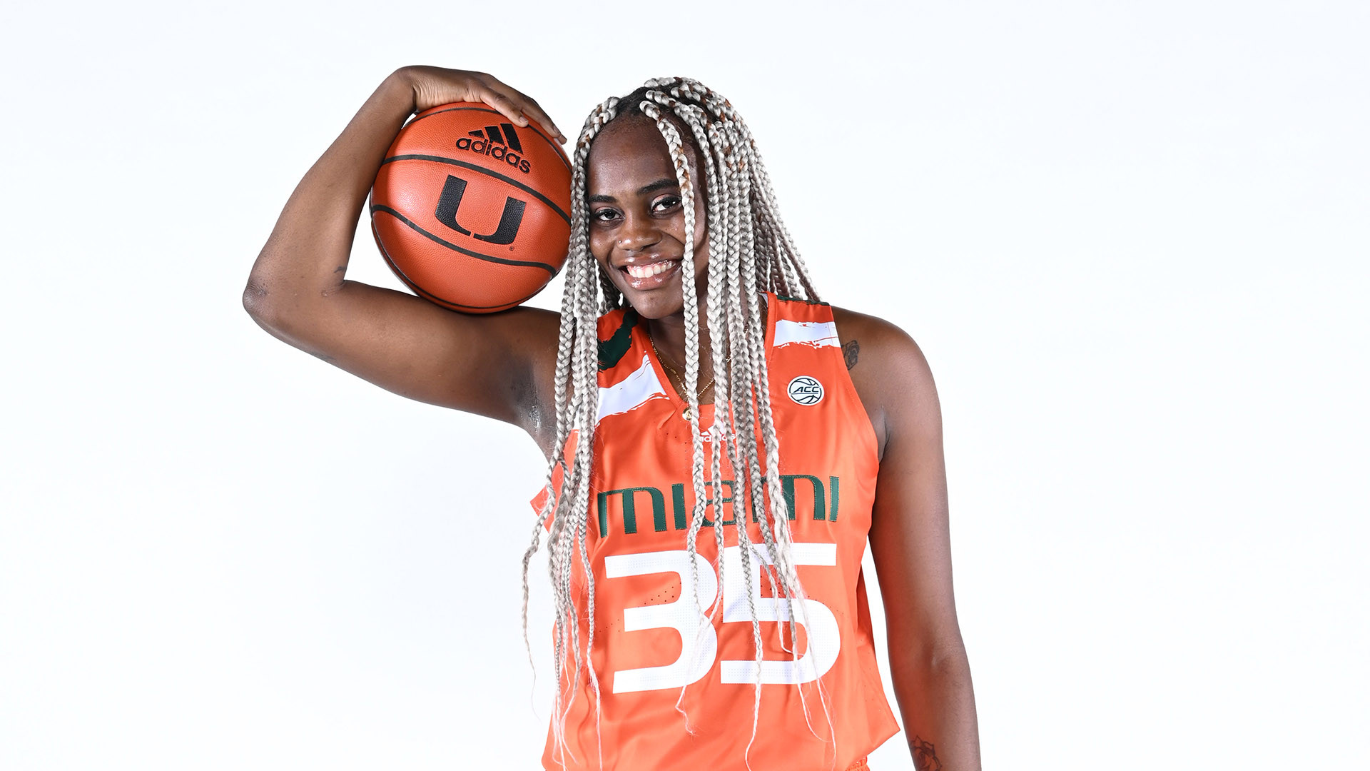 Senior Spotlight: Naomi Mbandu