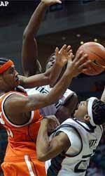 Hurricanes Fall Short To Syracuse, 54-49